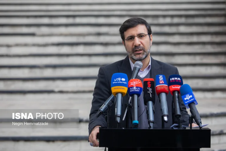 طحان نظیف: خبرنگاران صدایی هستند که در سخت‌ترین روزها هم خاموش نمی‌شود